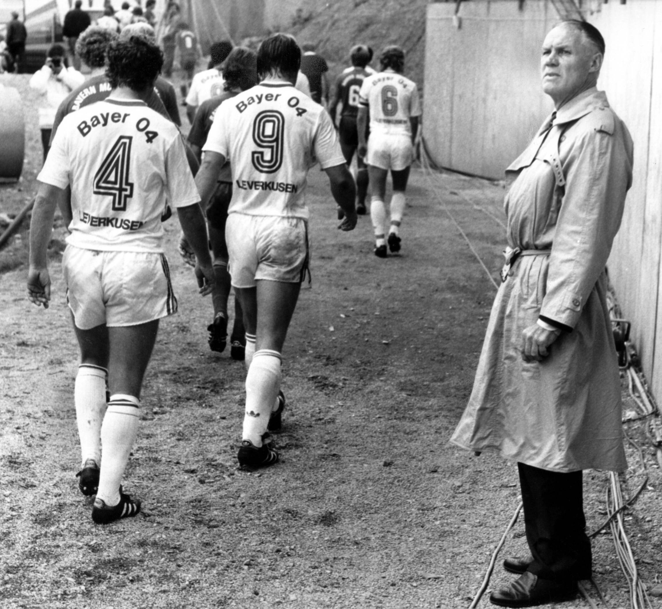 Leverkusen und Rinus Michels — das passt nicht im Jahr 1988. Foto: Imago Images/Horstmüller